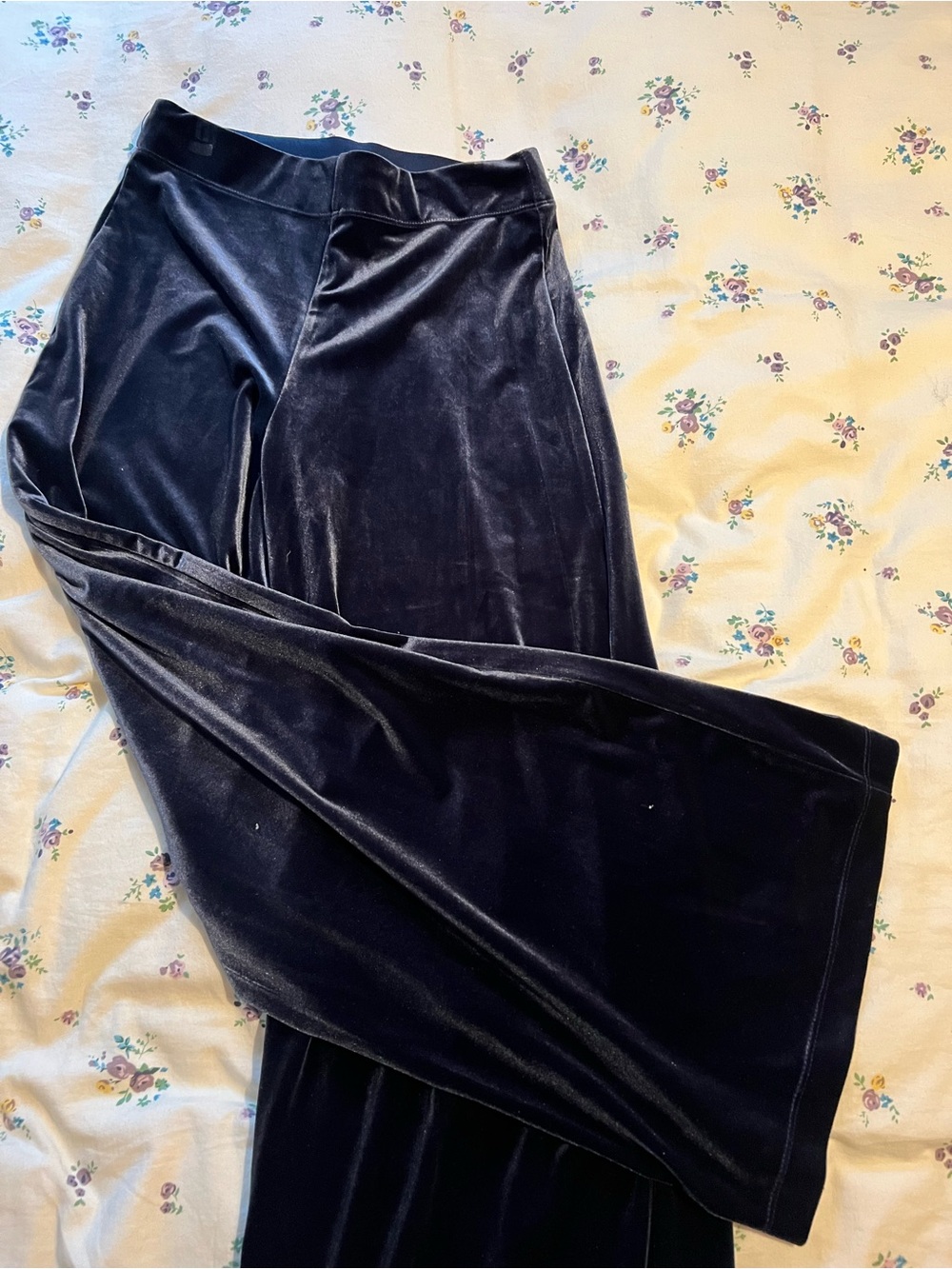 Max Studio Black Velvet Wide-Leg Pants - Picture 2 of 3
